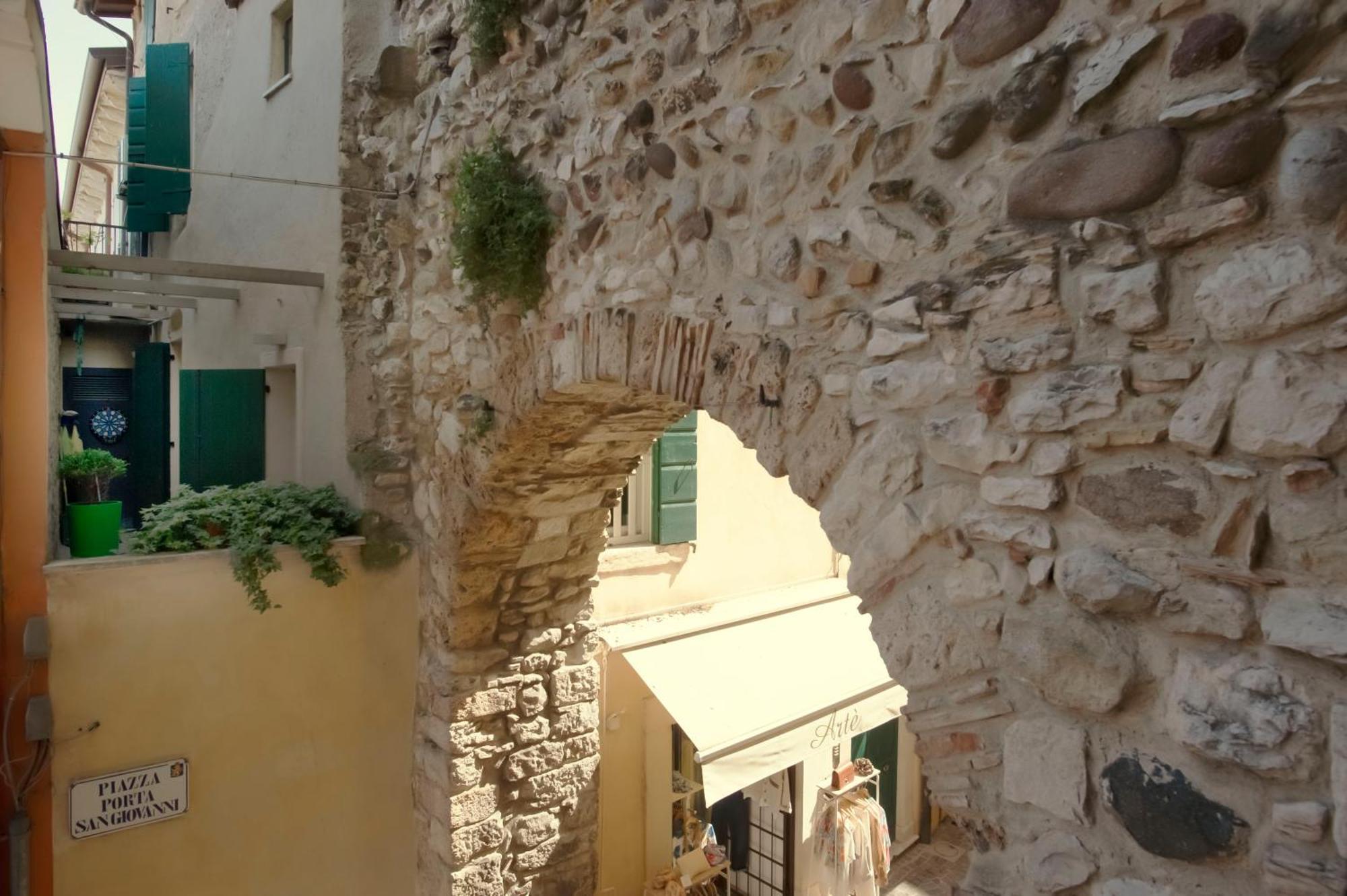 Appartamenti La Grotta Bardolino Kültér fotó